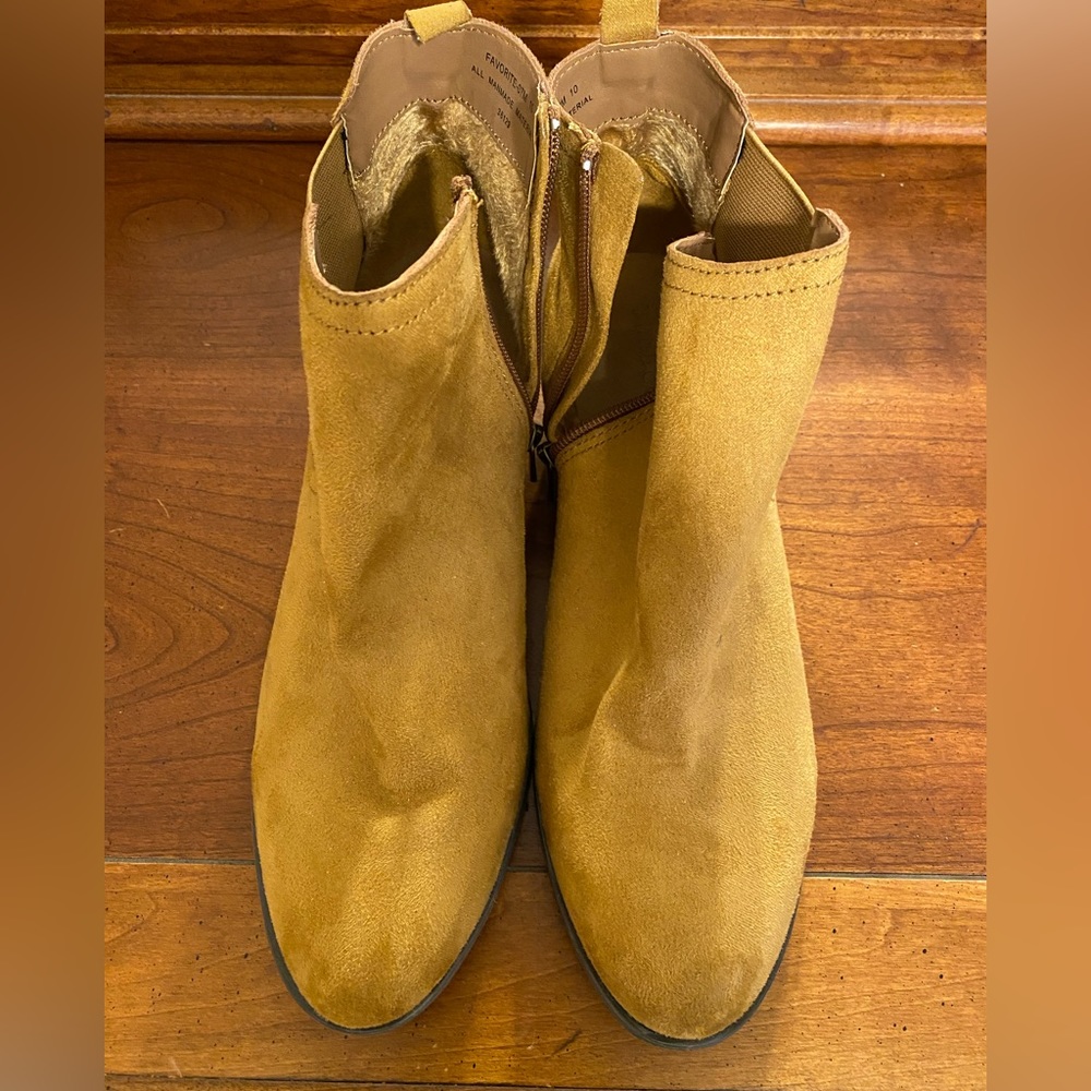 Chic Faux Leather Booties